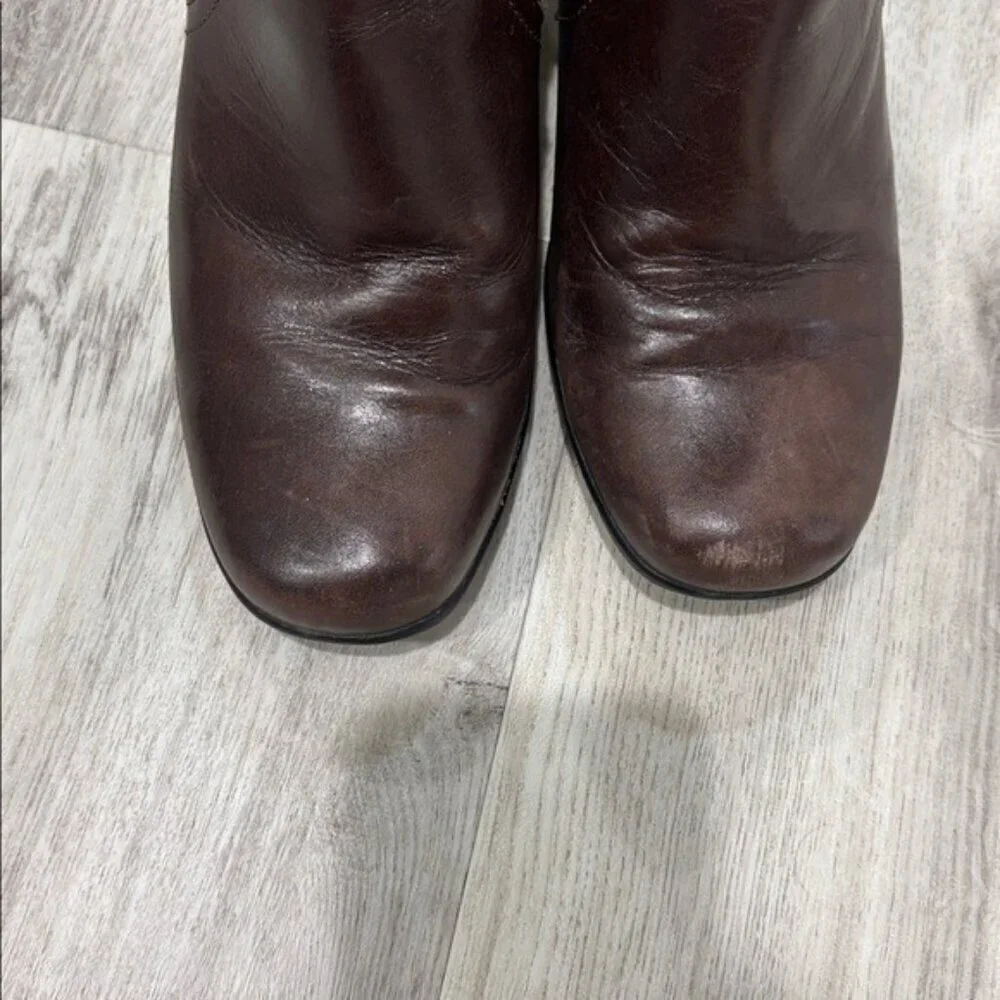 Clarks brown  Chocolate Leather Buckle Boots 9 m